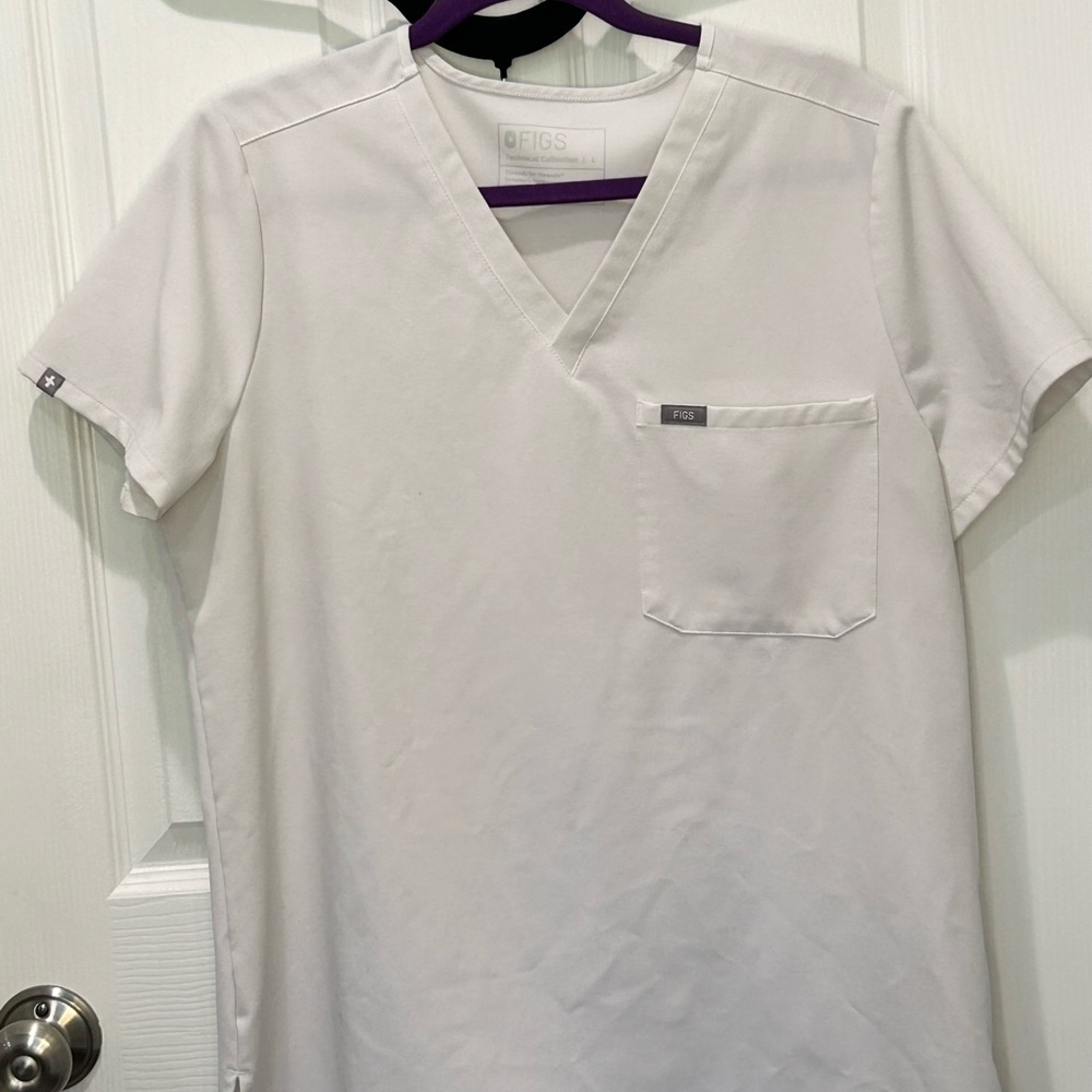 Figs Optic White Catarina Scrub Top L